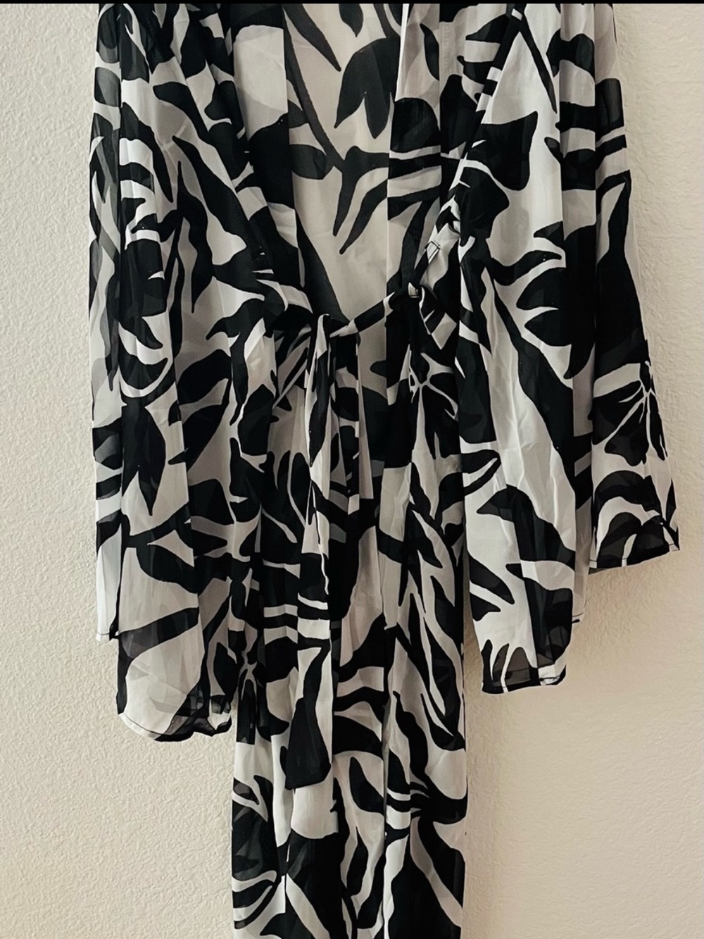 FABULOUS BLACK-AND-WHITE, PRINT, GOOD WEIGHT CHIFFON KIMONO